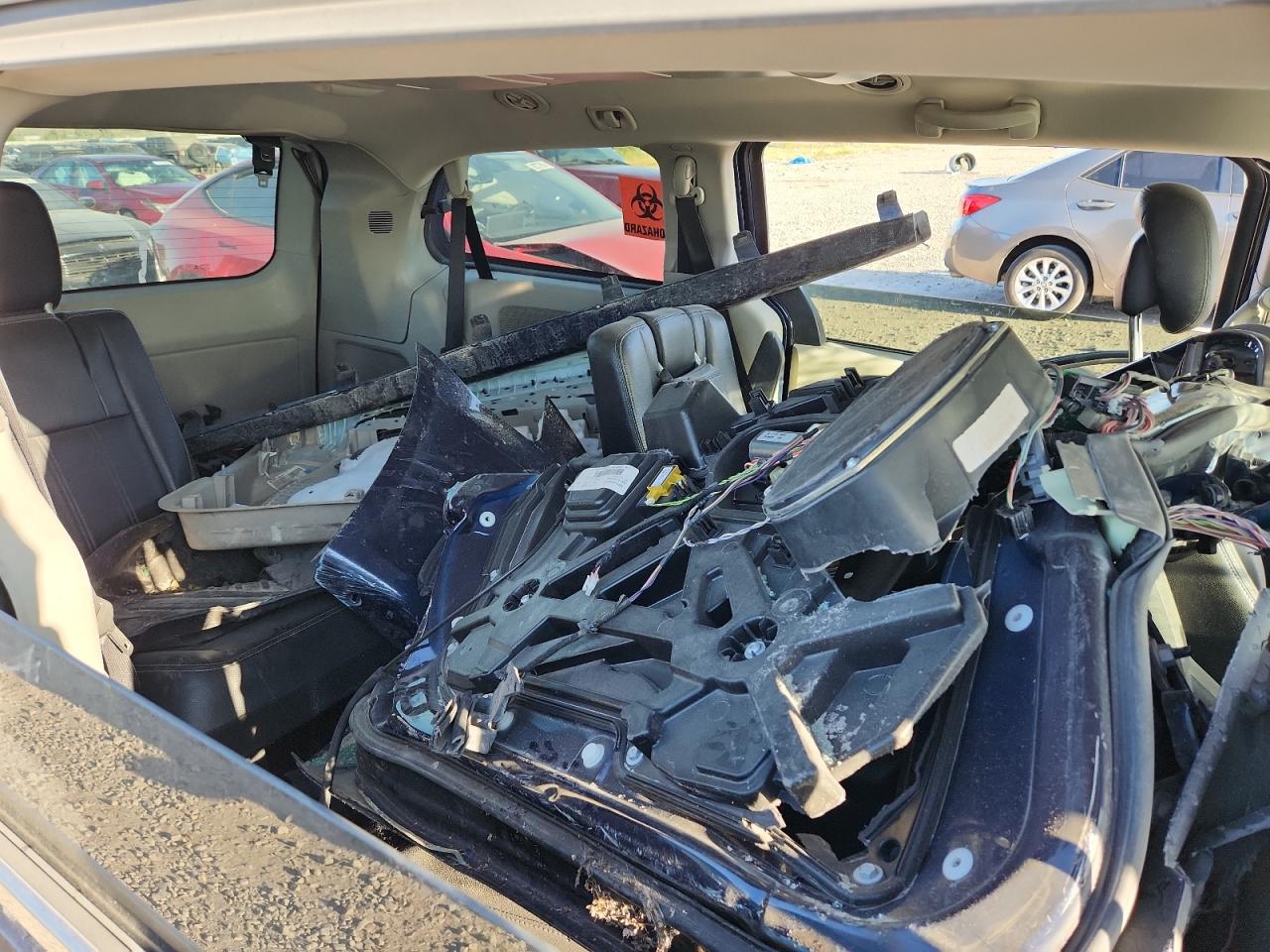 CHRYSLER TOWN & COUNTRY TOURING