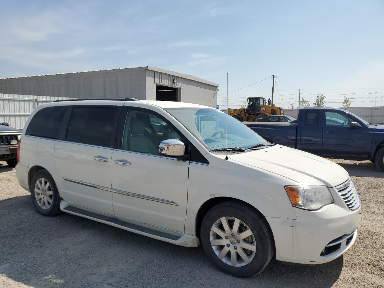 CHRYSLER TOWN & COUNTRY TOURING L