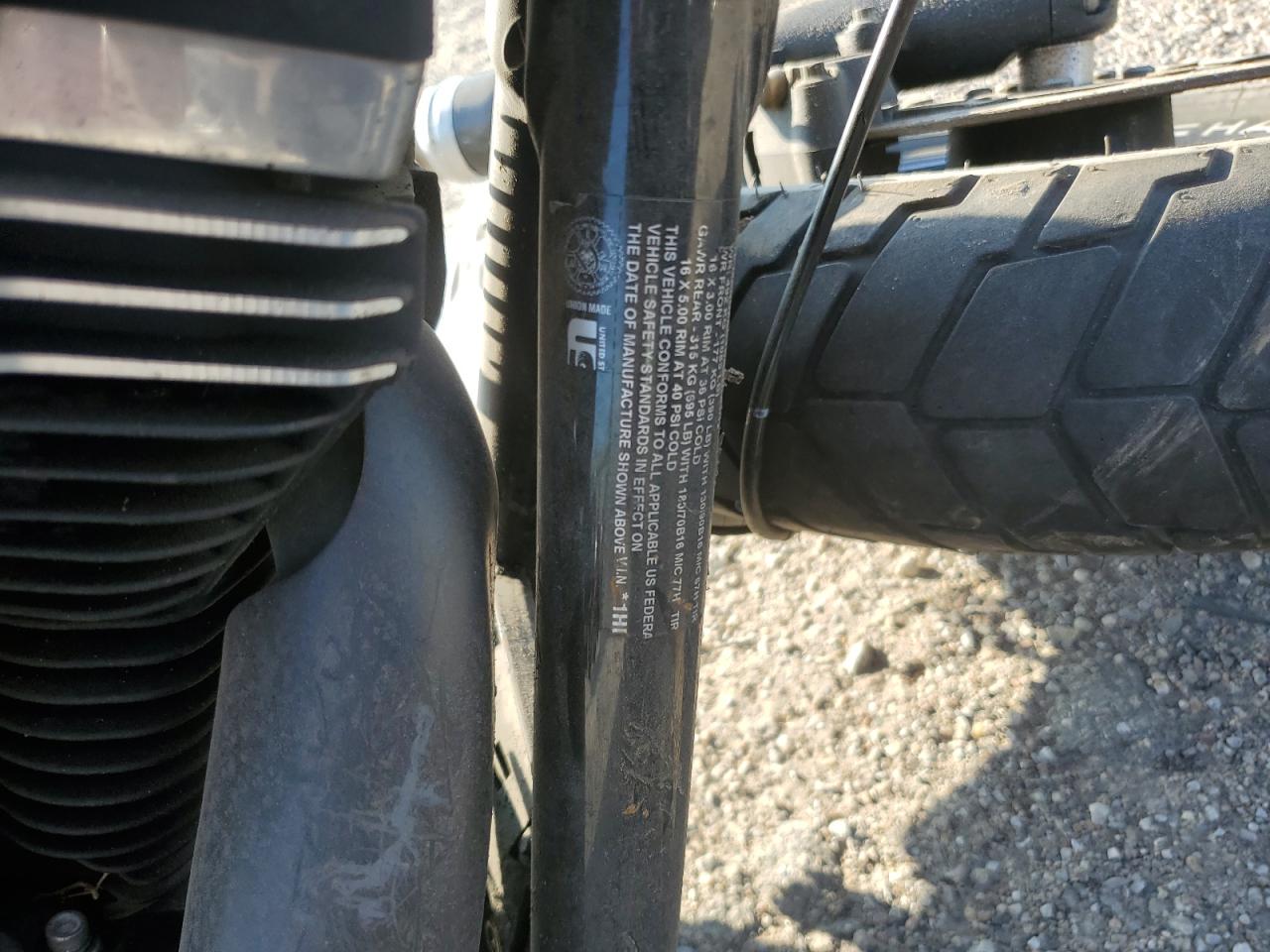 Lot #3291690230 2017 HARLEY-DAVIDSON FXDF DYNA