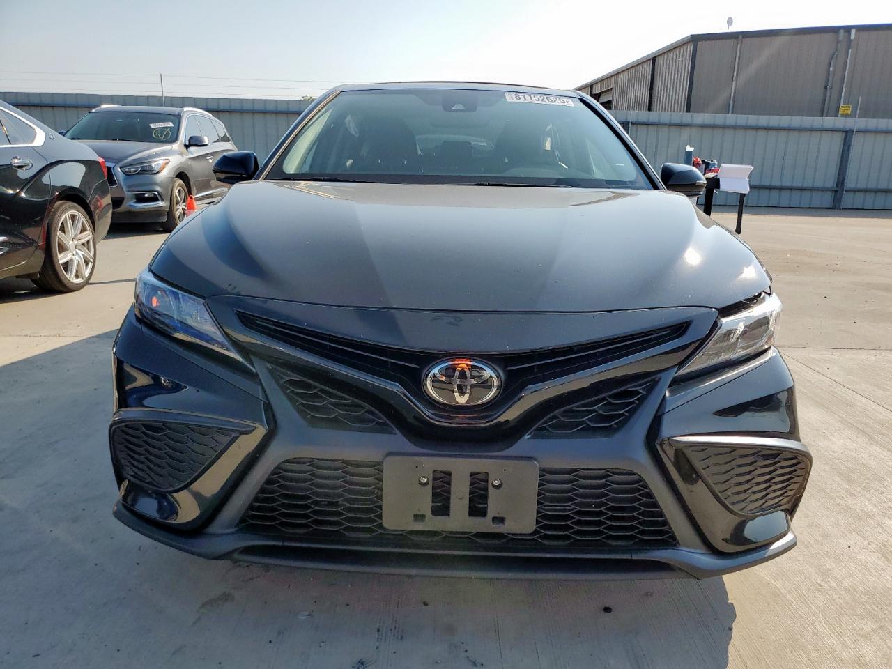 TOYOTA CAMRY SE NIGHT SHADE