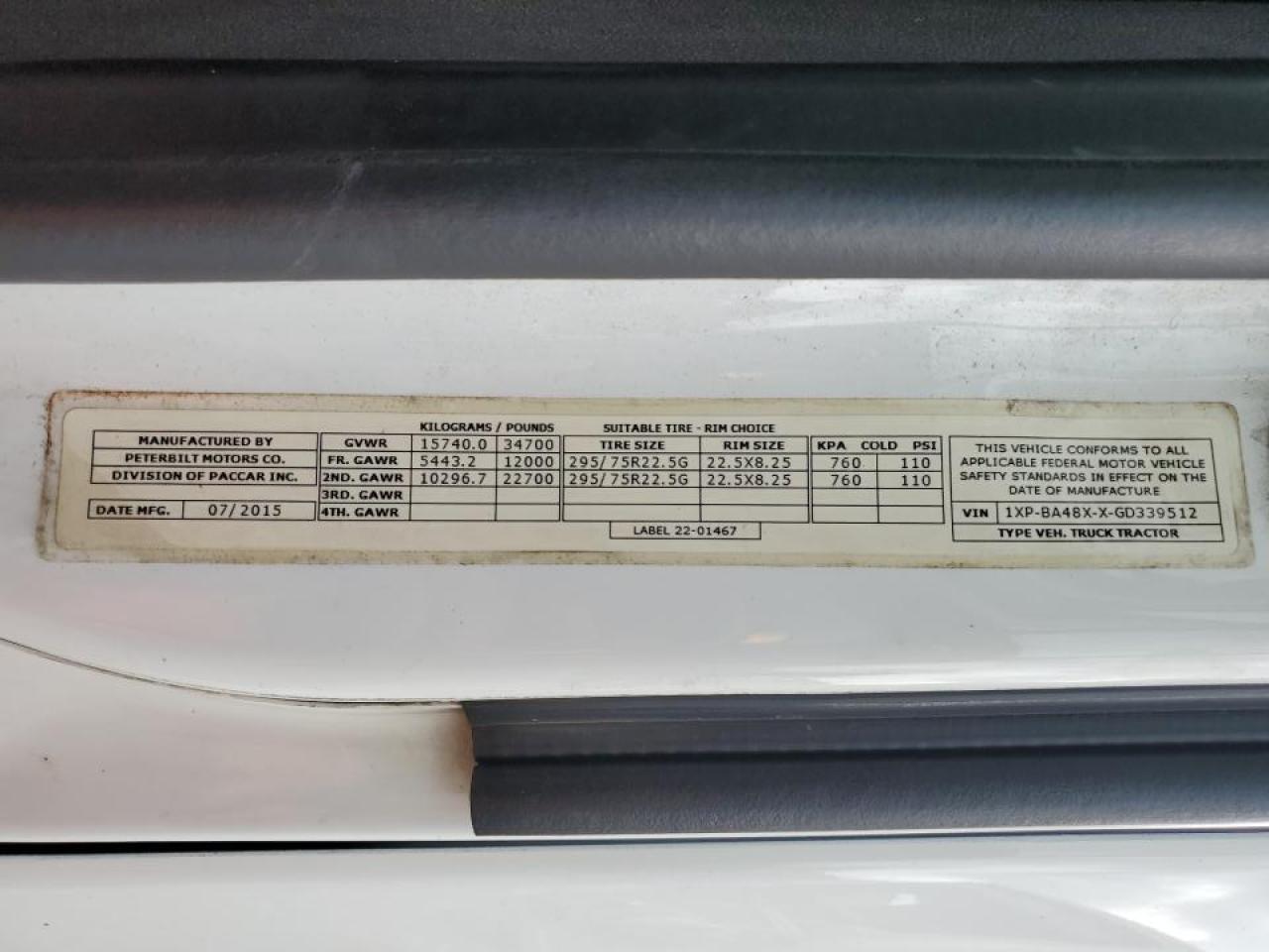 Lot #3246760830 2016 PETERBILT TRACTOR 579