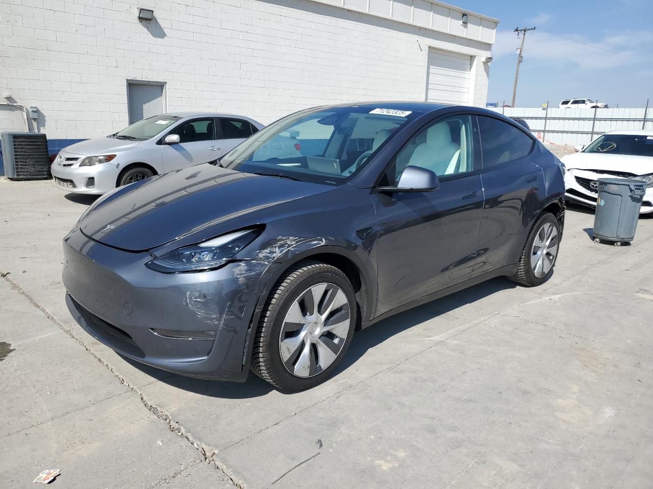 TESLA MODEL Y