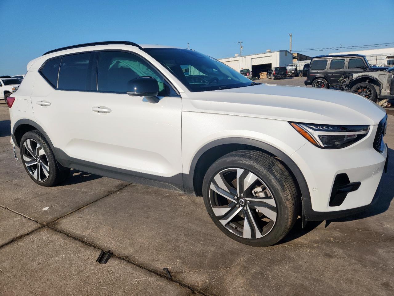 VOLVO XC40 PLUS