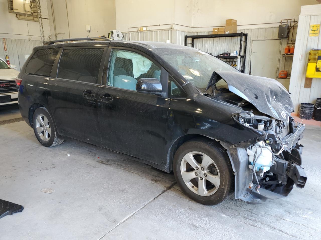 Lot #3292704594 2017 TOYOTA SIENNA LE