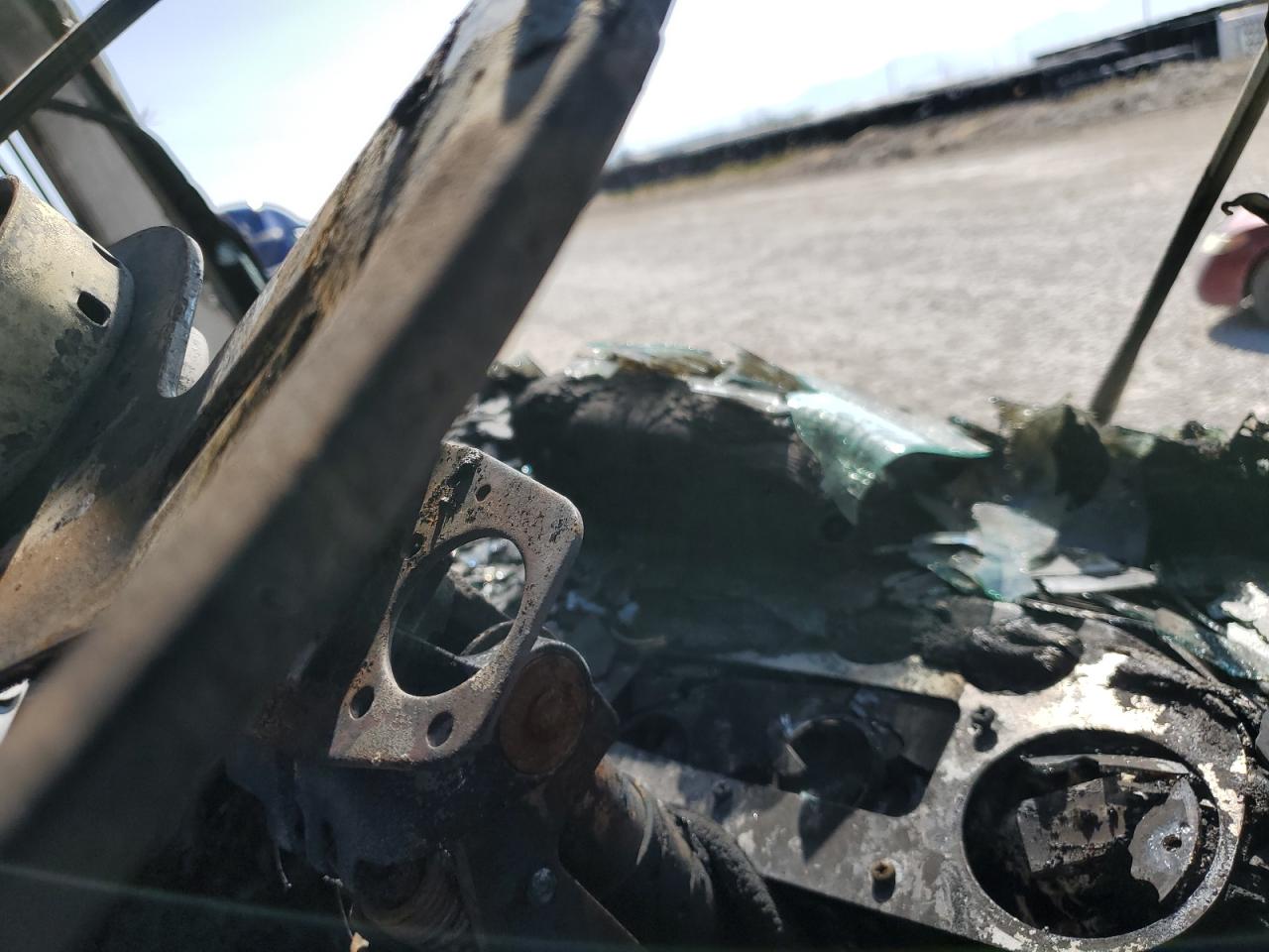 Lot #3263896672 2014 PETERBILT 320