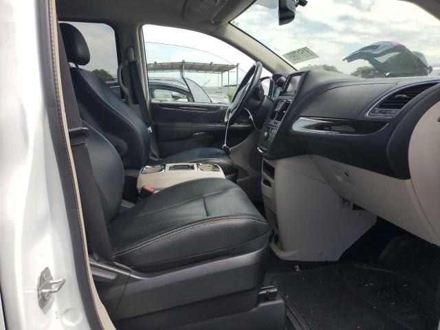 2015 CHRYSLER TOWN & COU 2C4RC1BG2FR756183