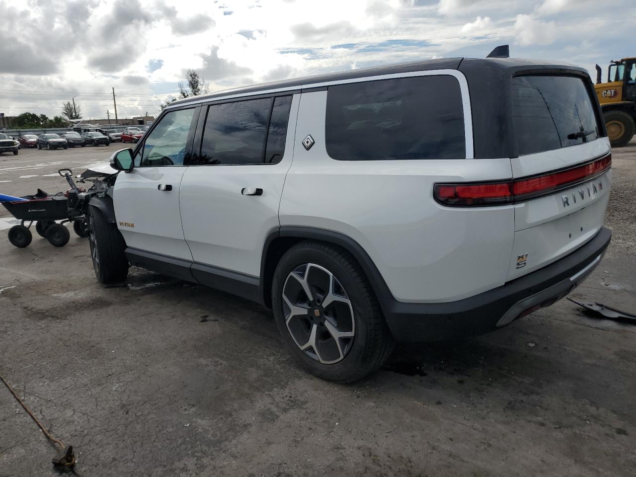 RIVIAN R1S ADVENTURE
