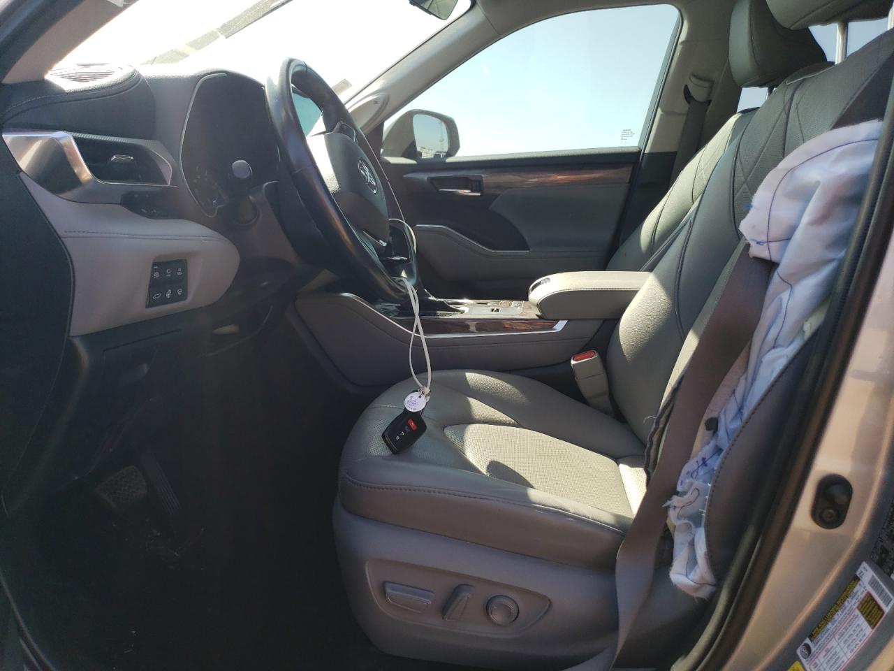 TOYOTA HIGHLANDER HYBRID PLATINUM