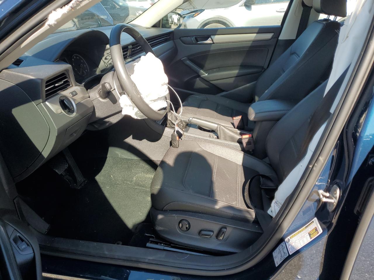 VOLKSWAGEN PASSAT SE