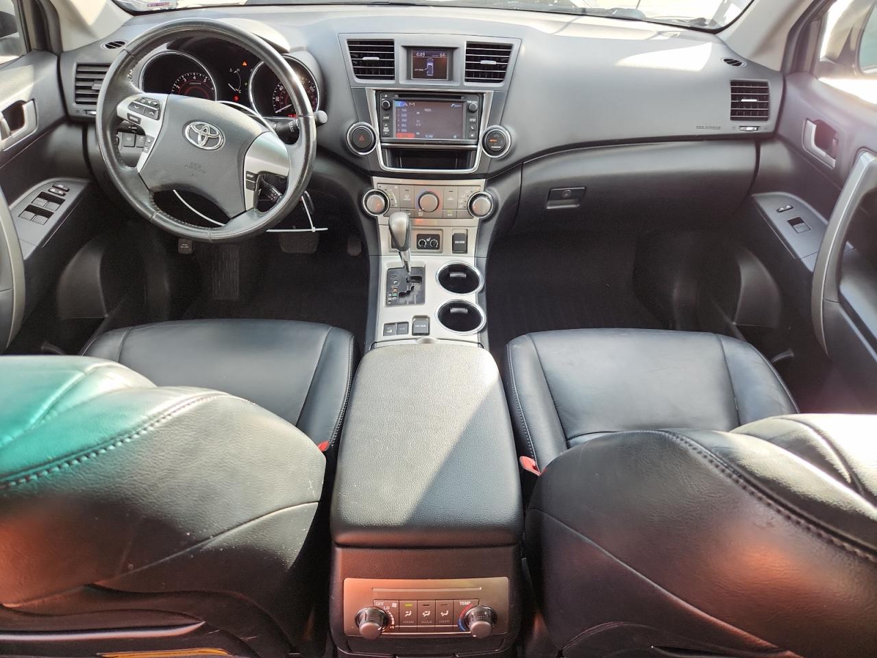 TOYOTA HIGHLANDER BASE