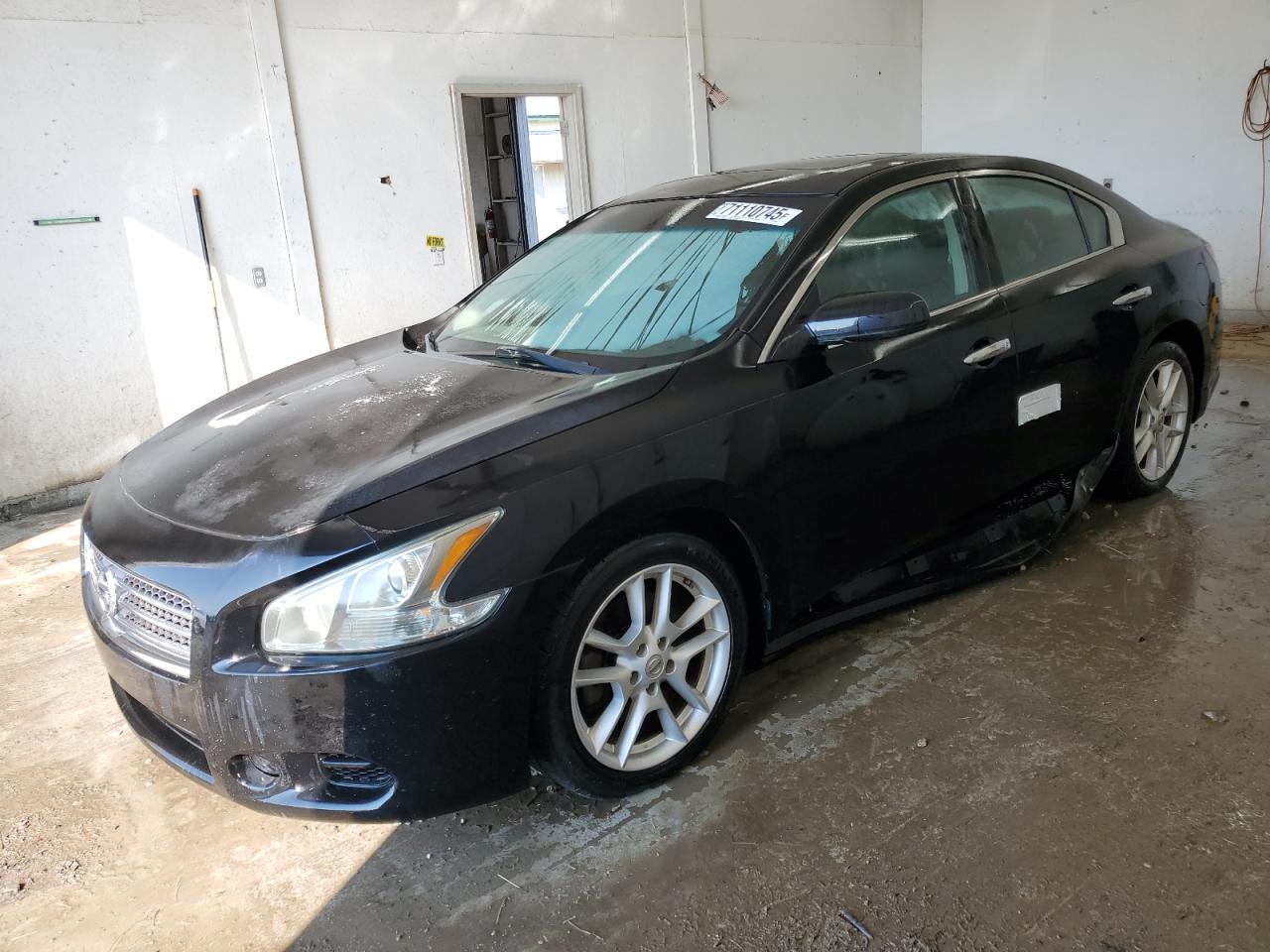 NISSAN MAXIMA S