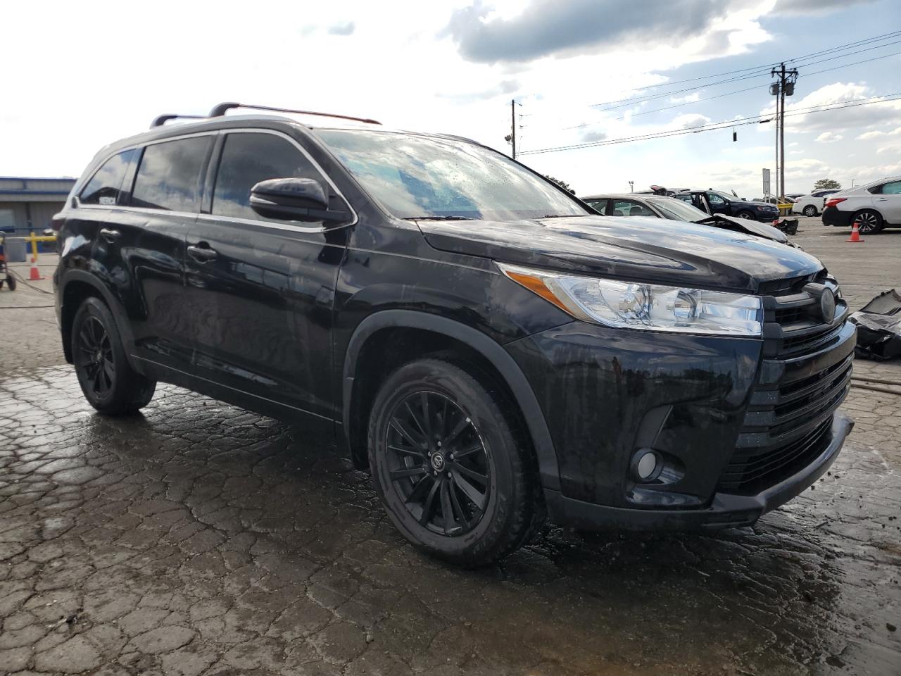 TOYOTA HIGHLANDER SE