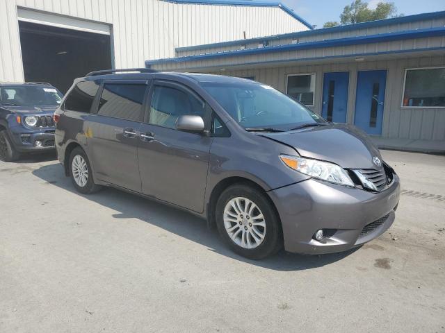 2017 TOYOTA SIENNA XLE 5TDYZ3DC5HS863853