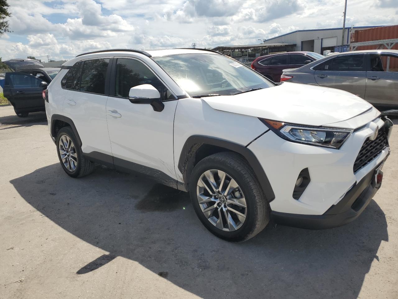 TOYOTA RAV4 XLE PREMIUM