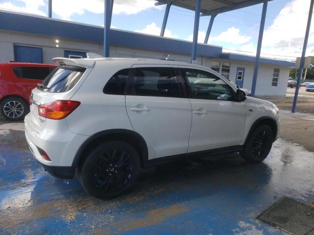 MITSUBISHI OUTLANDER 2018 white  gas JA4AP3AU5JZ020853 photo #4