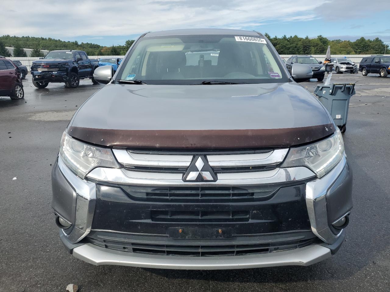 MITSUBISHI OUTLANDER SE