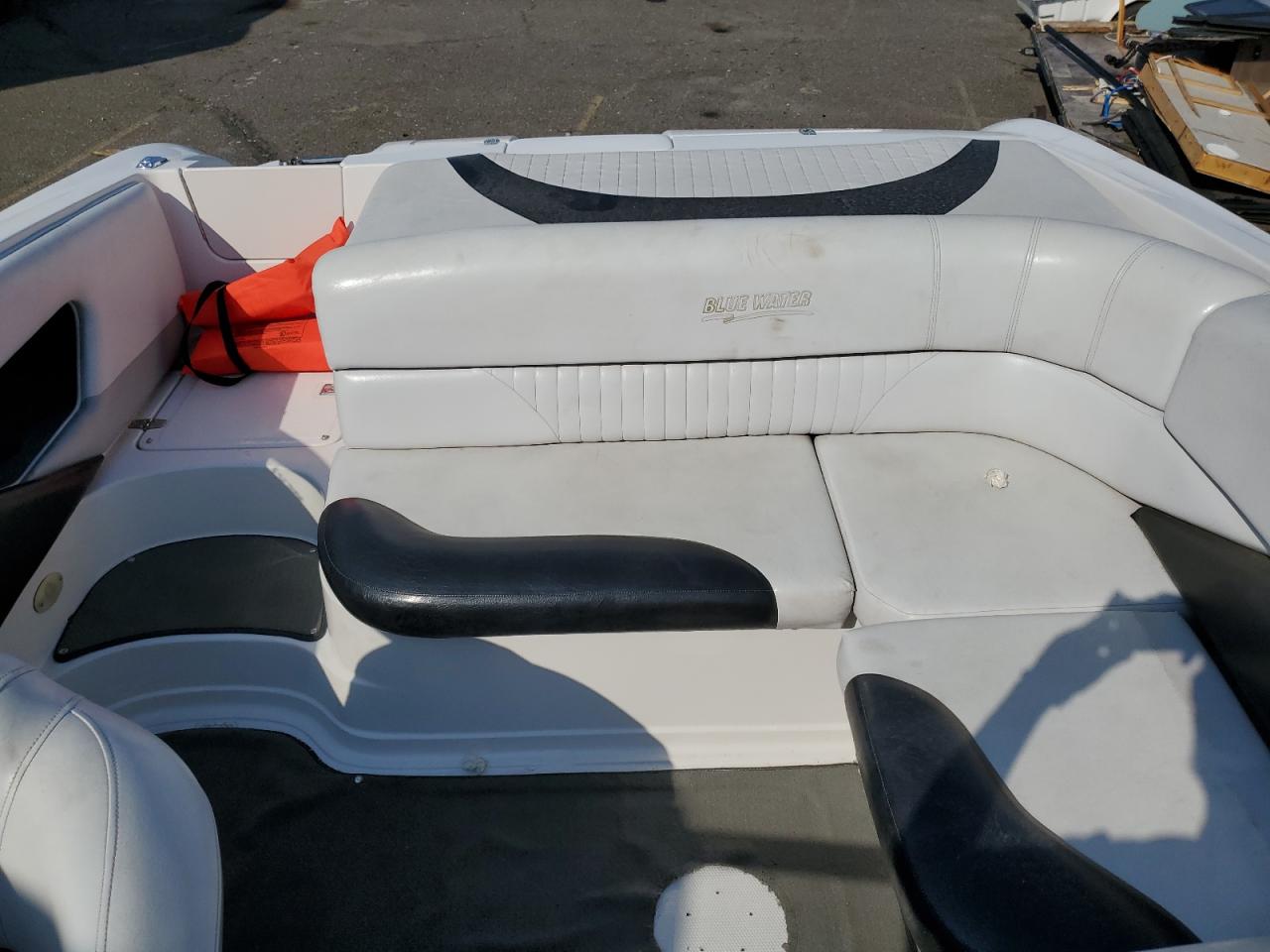 Lot #3257140220 2006 BLUE WATER BOAT