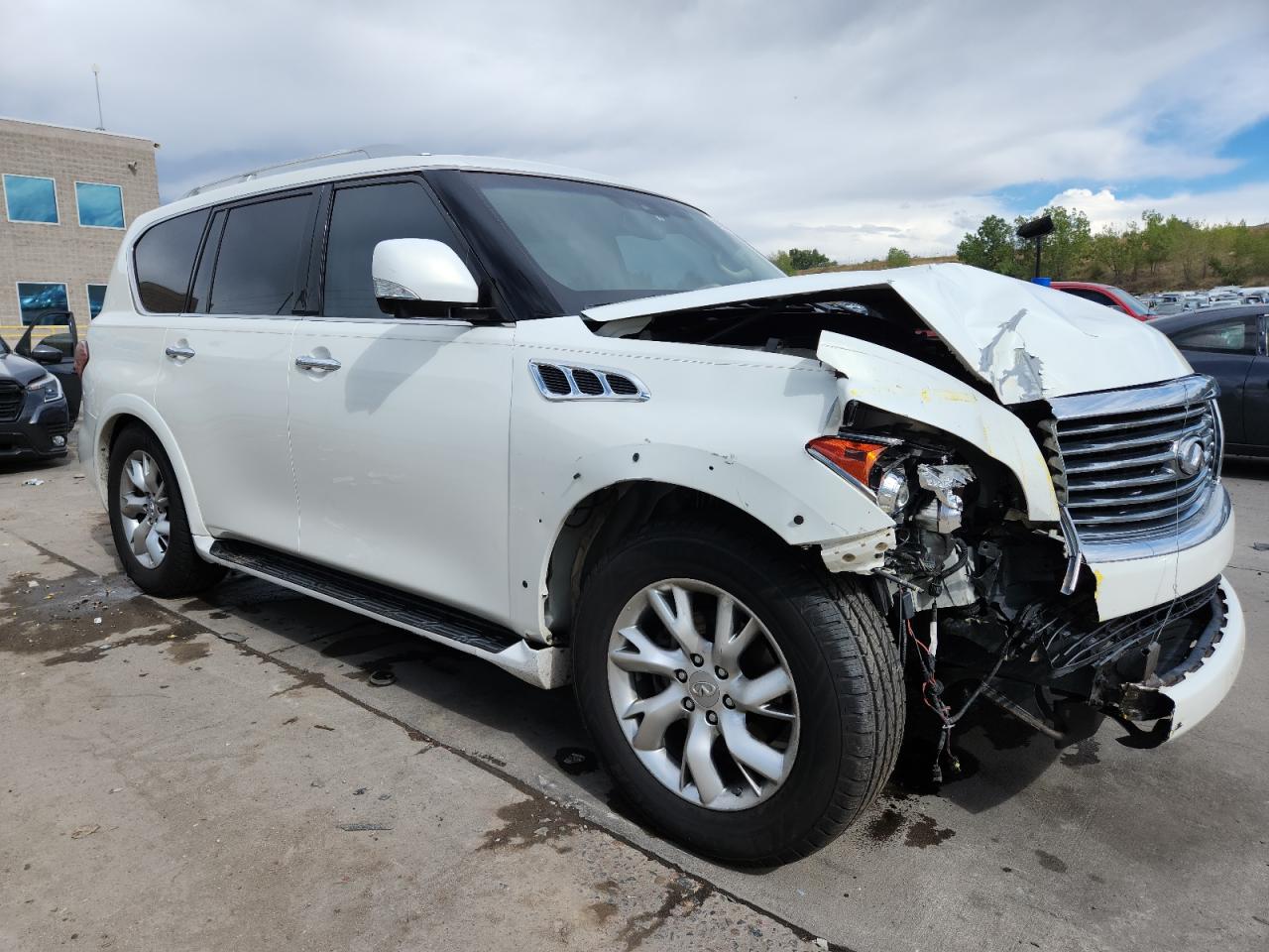 INFINITI QX56