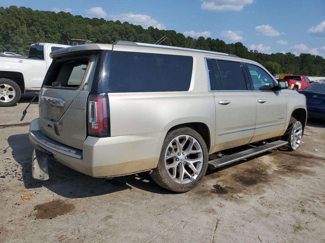 GMC YUKON DENALI