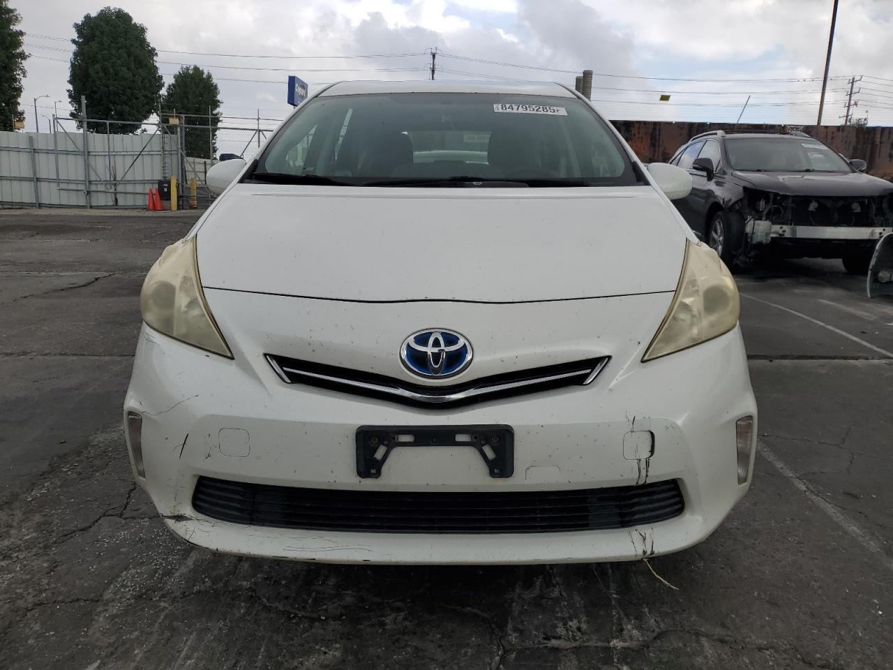 TOYOTA PRIUS V