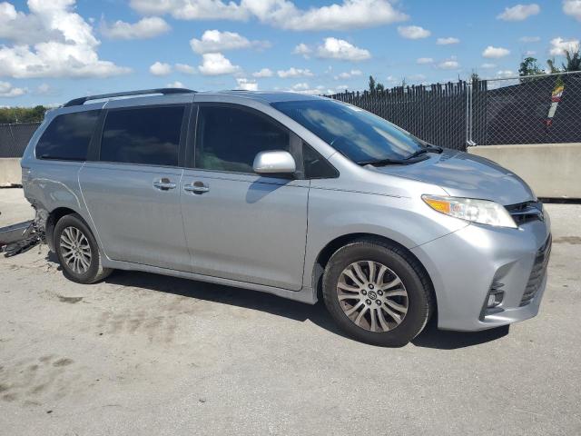 2018 TOYOTA SIENNA XLE 5TDYZ3DC4JS944719