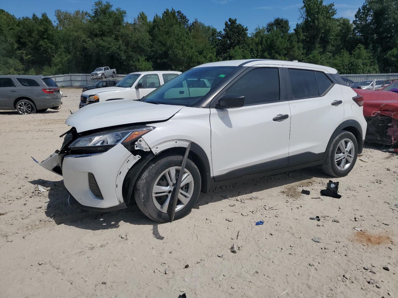 NISSAN KICKS S