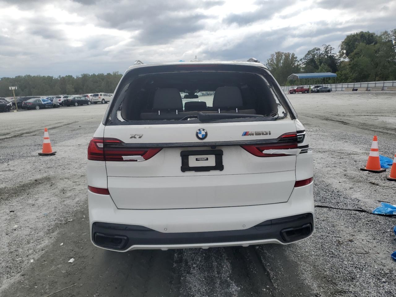 BMW X7 M50I