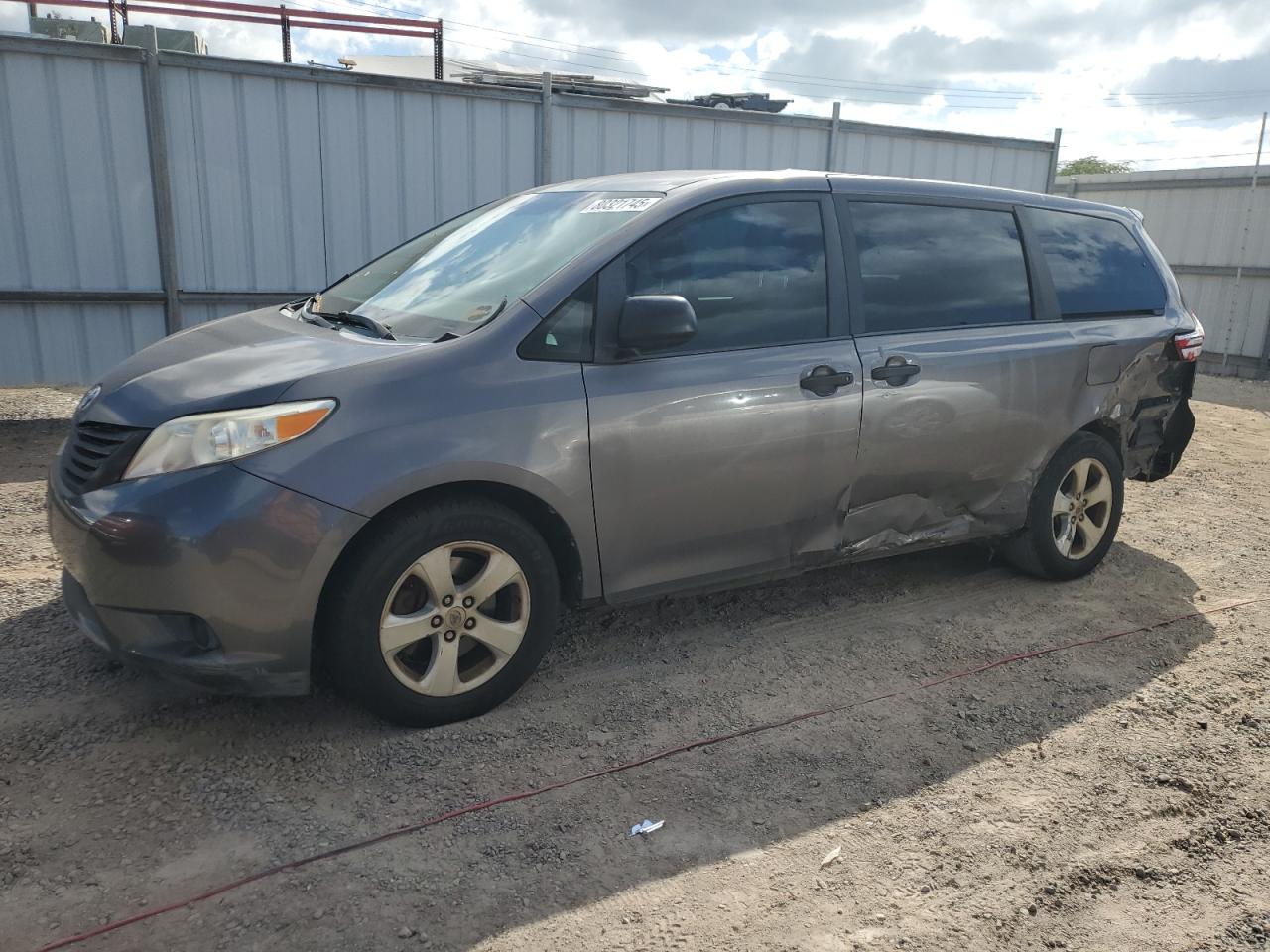 Lot #3254191526 2015 TOYOTA SIENNA