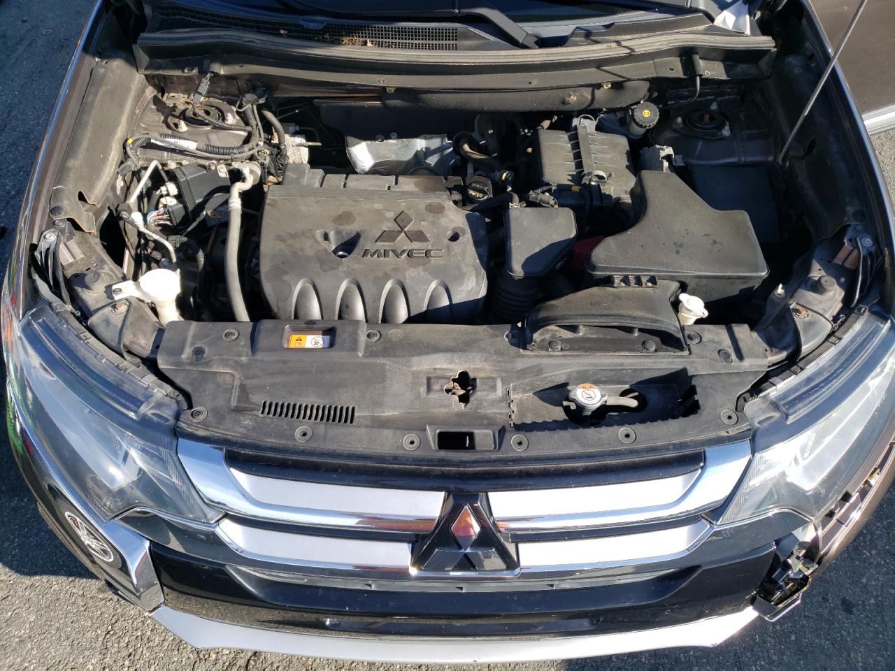 MITSUBISHI OUTLANDER SE