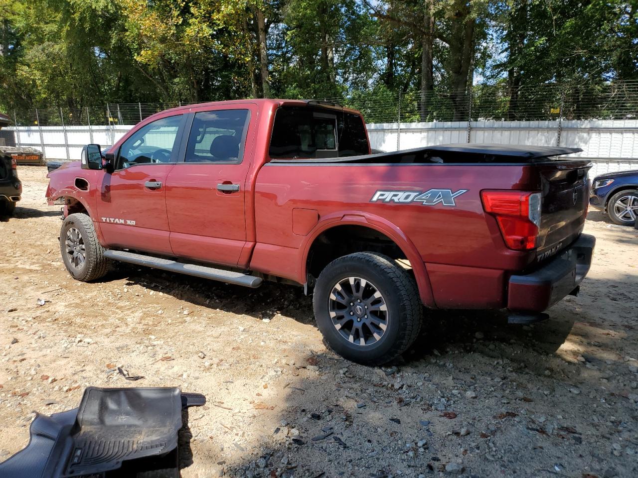NISSAN TITAN SL