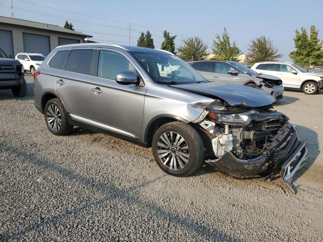 MITSUBISHI OUTLANDER SE