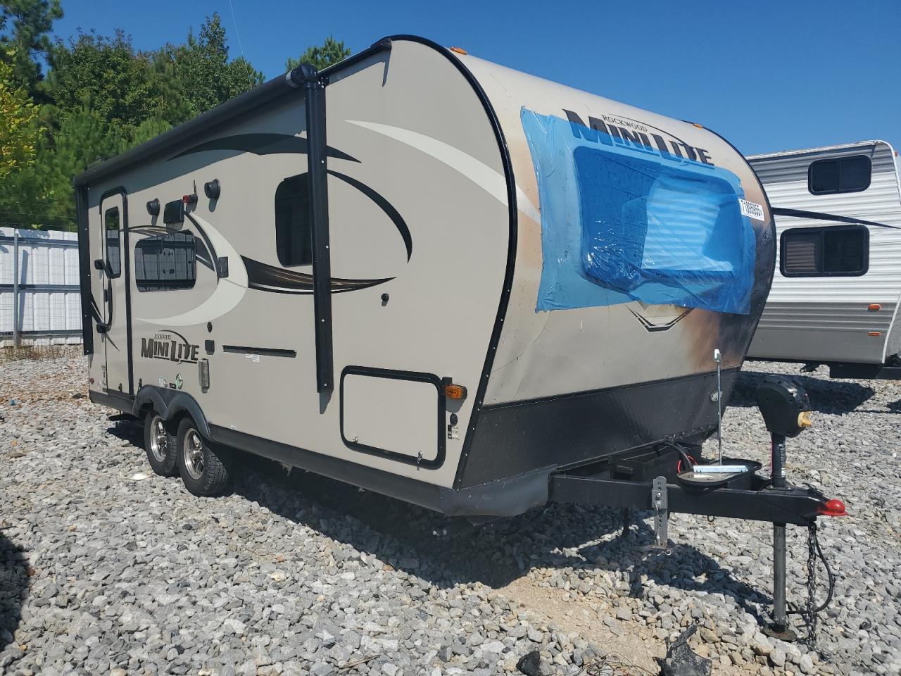  Salvage Rockwood Mini Lite