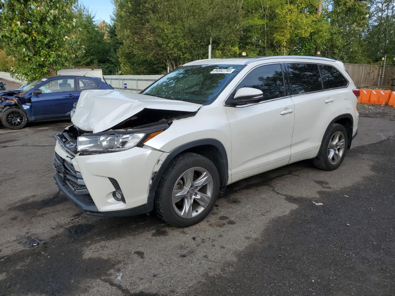 Lot #3279637924 2019 TOYOTA HIGHLANDER