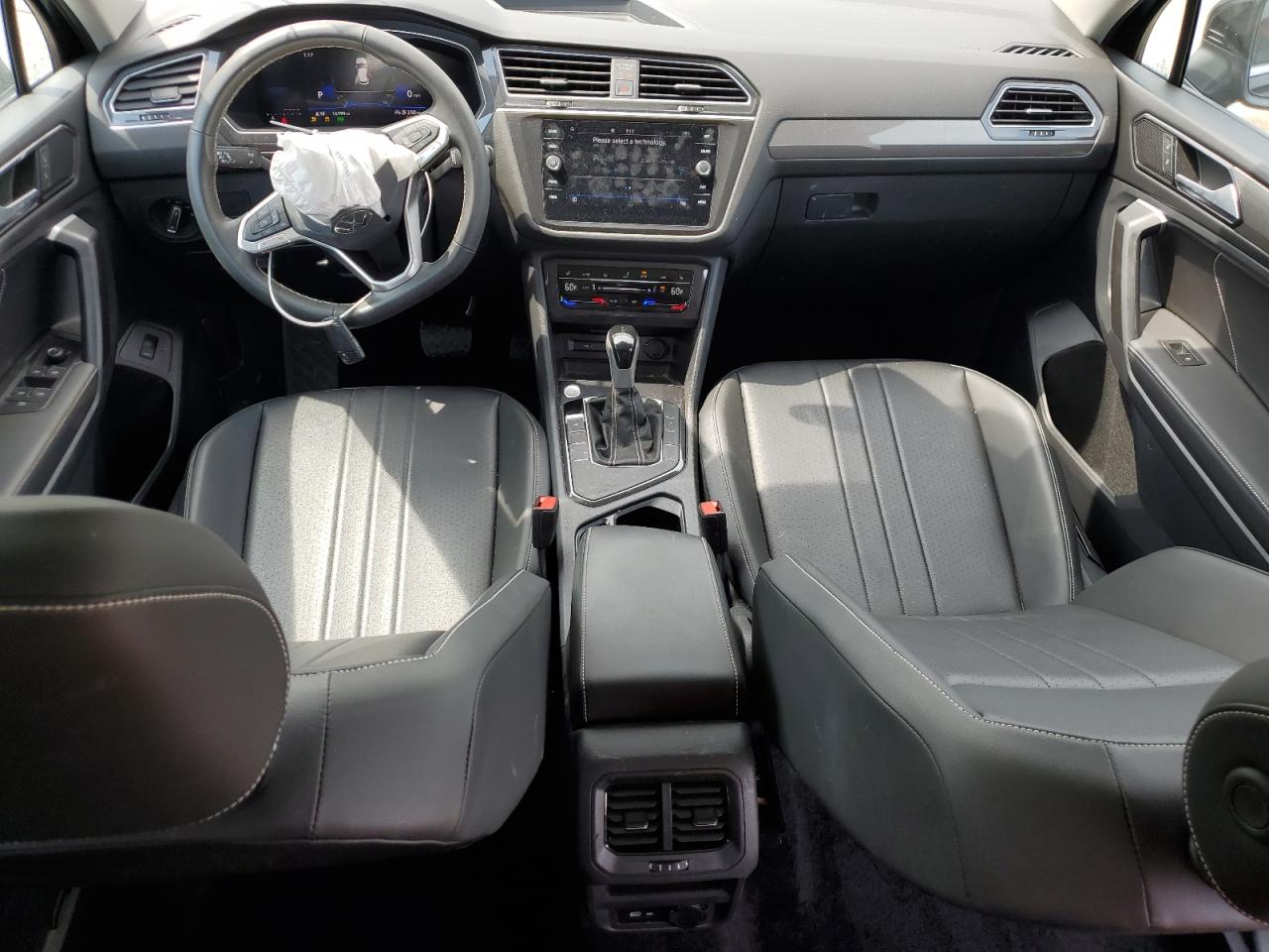 VOLKSWAGEN TIGUAN SE