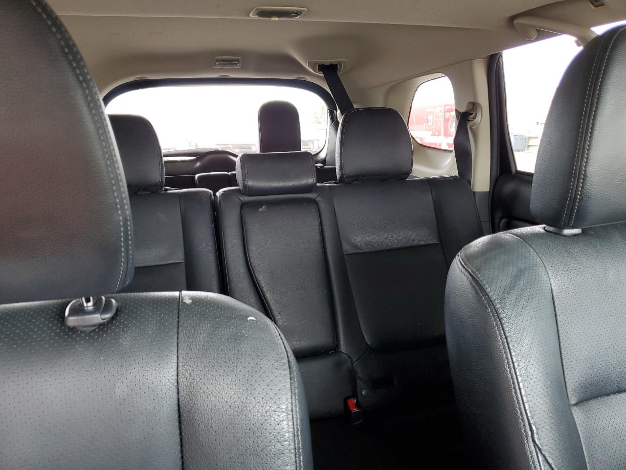 MITSUBISHI OUTLANDER SE