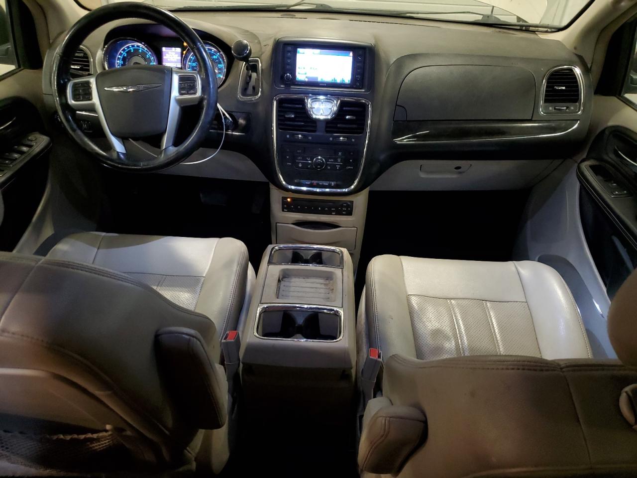 CHRYSLER TOWN & COUNTRY TOURING L