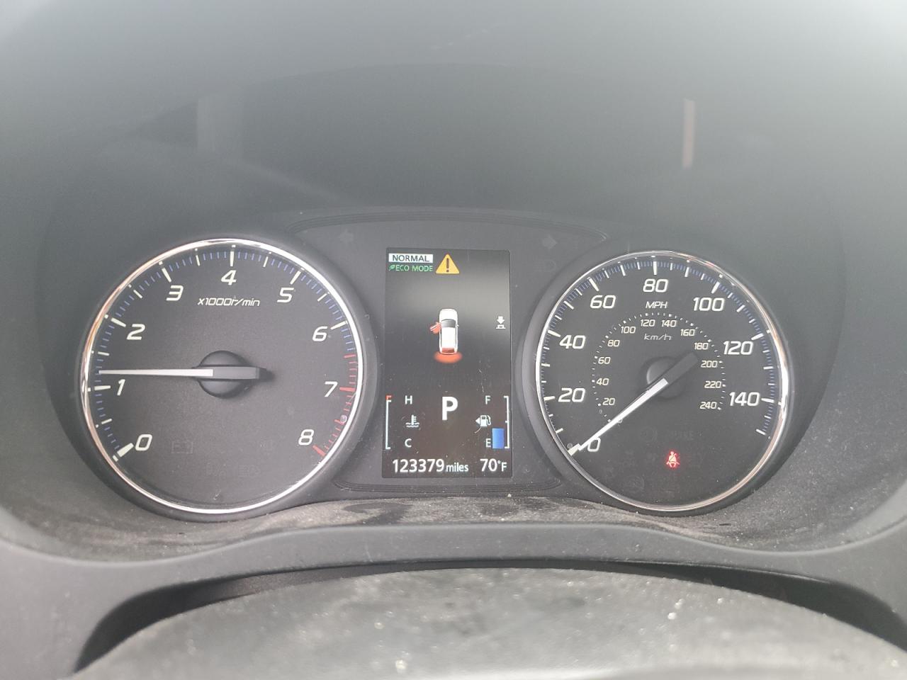 MITSUBISHI OUTLANDER SE