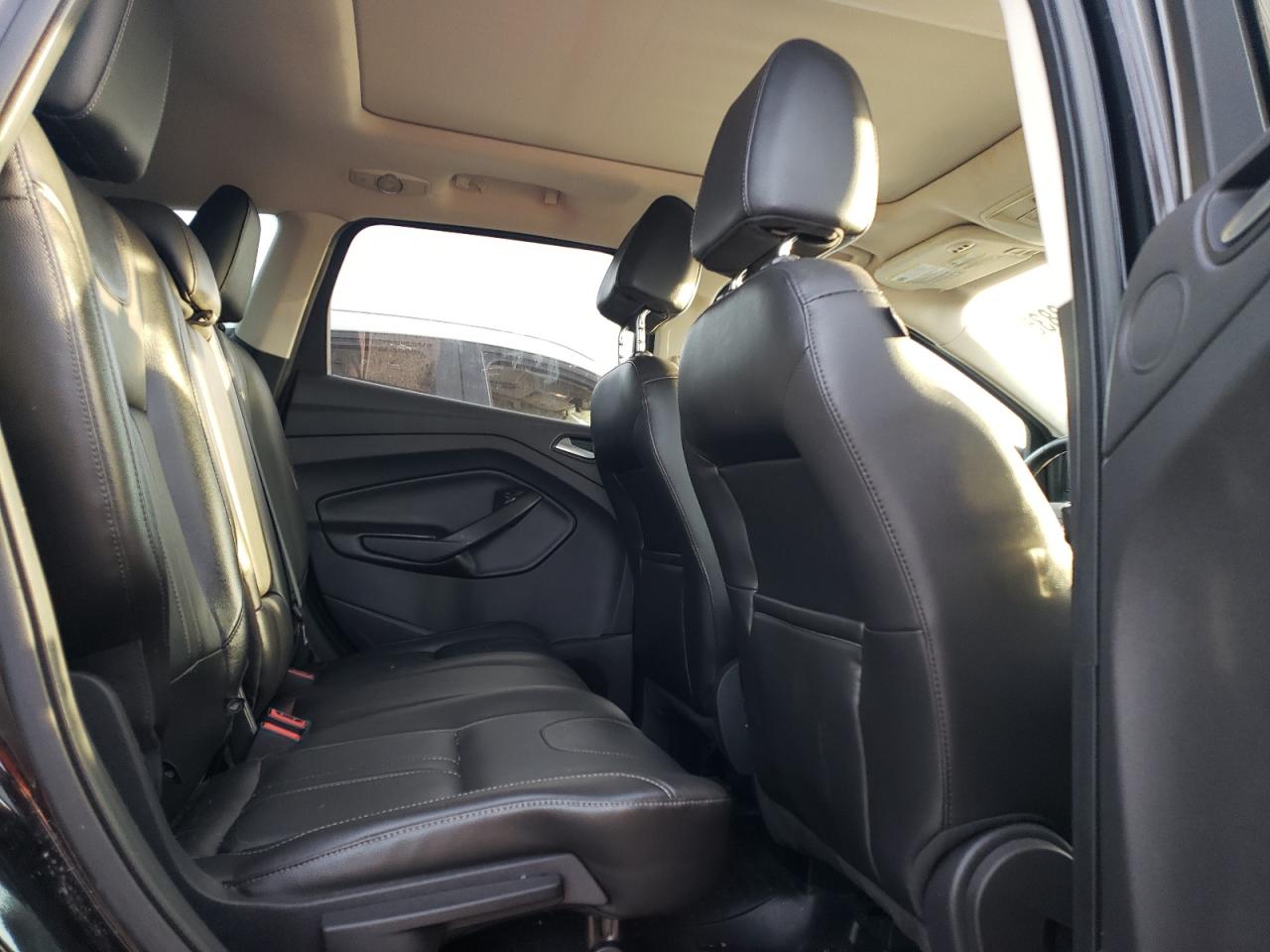 FORD ESCAPE TITANIUM