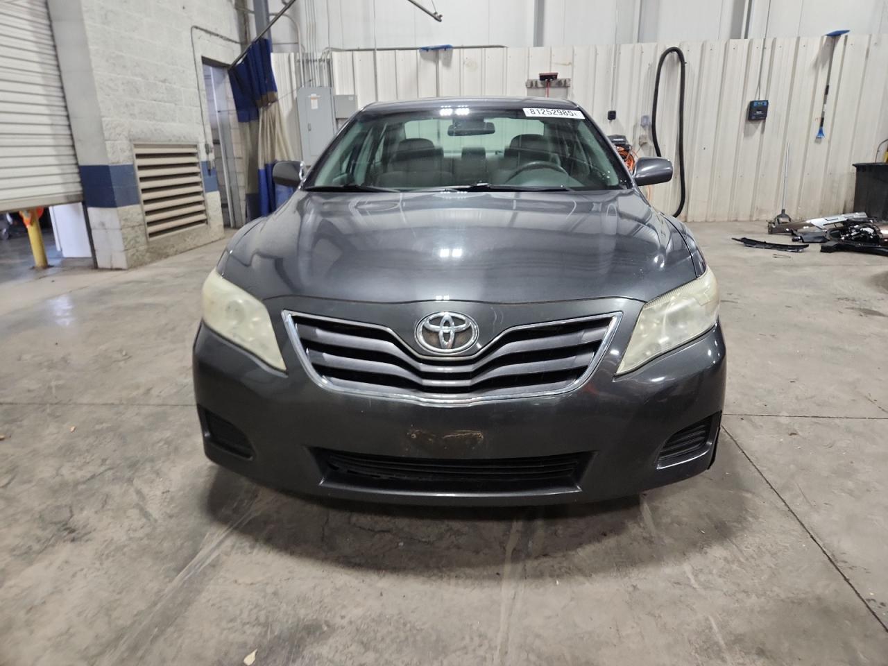 TOYOTA CAMRY BASE