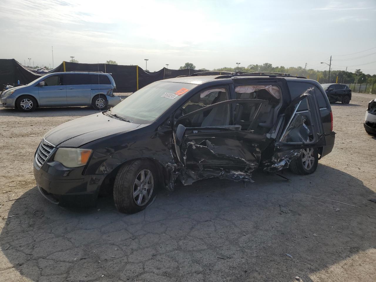 CHRYSLER TOWN & COUNTRY TOURING PLUS