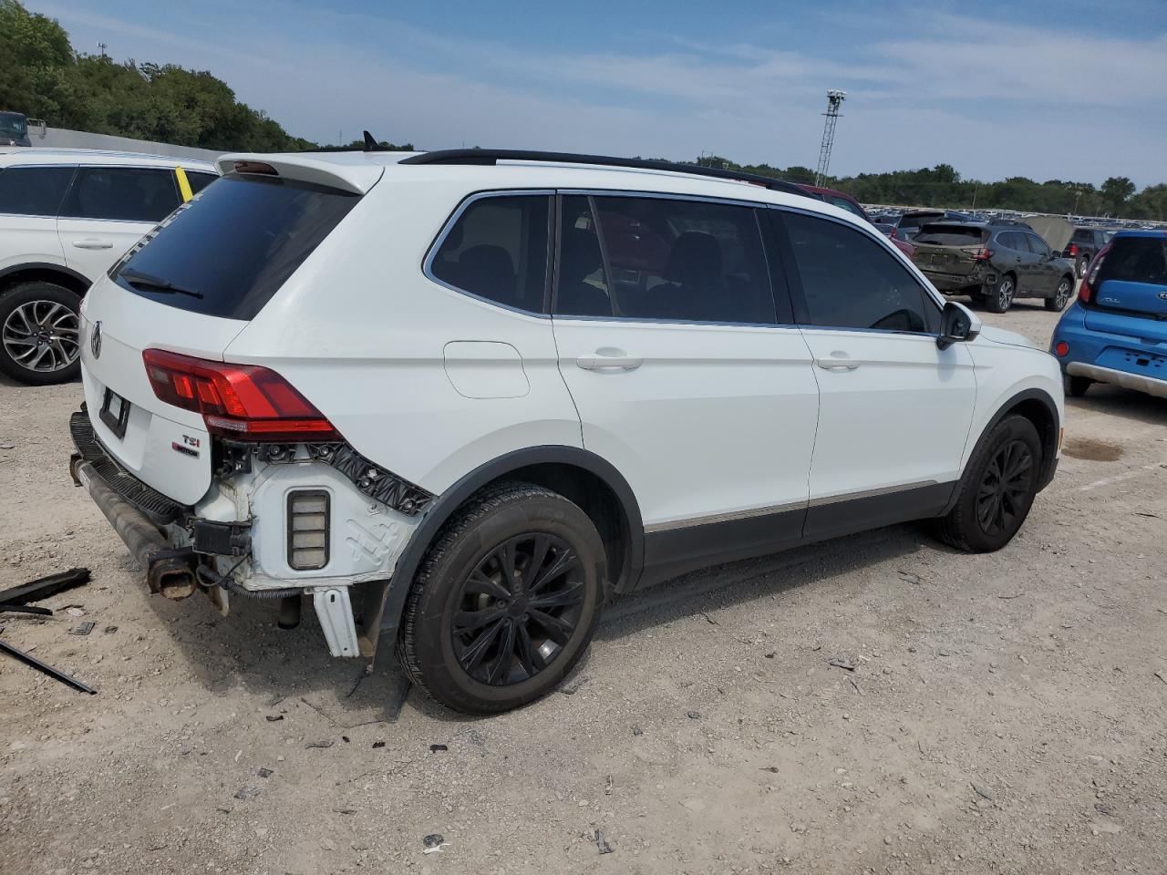 VOLKSWAGEN TIGUAN SE