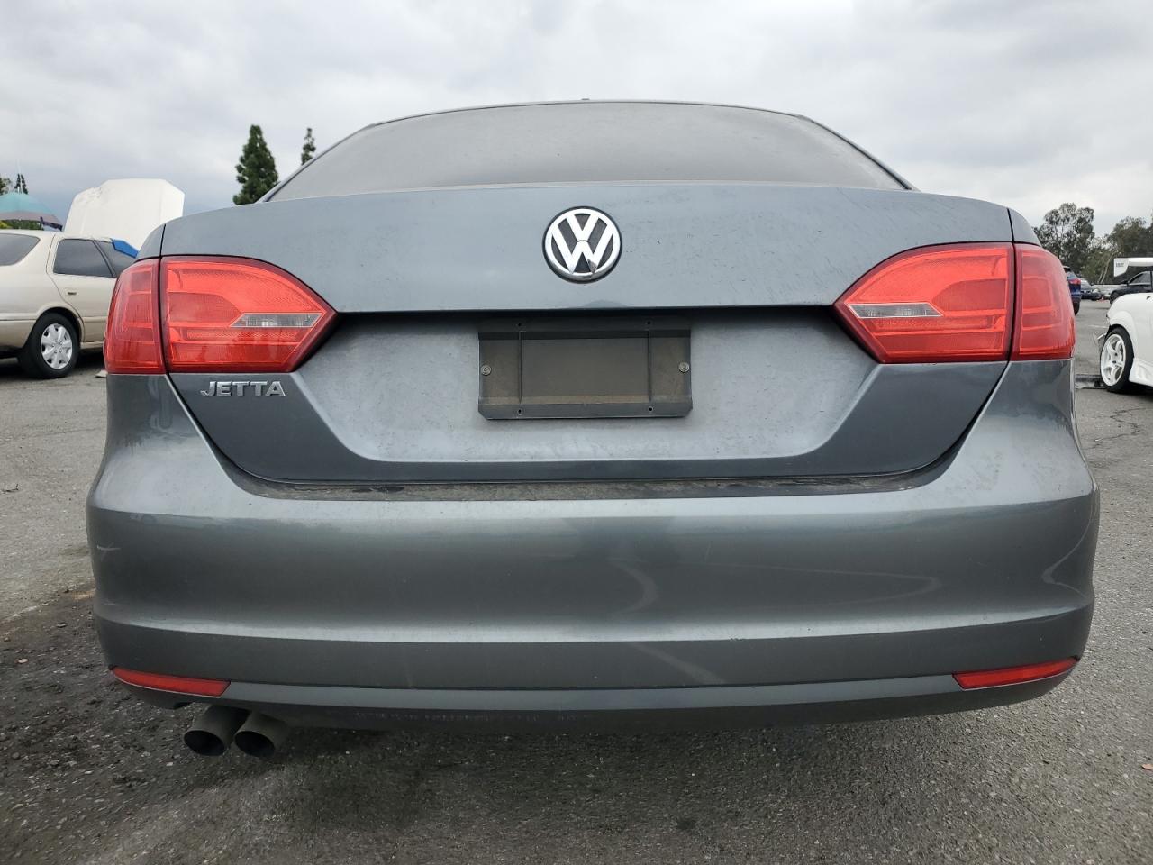 VOLKSWAGEN JETTA BASE
