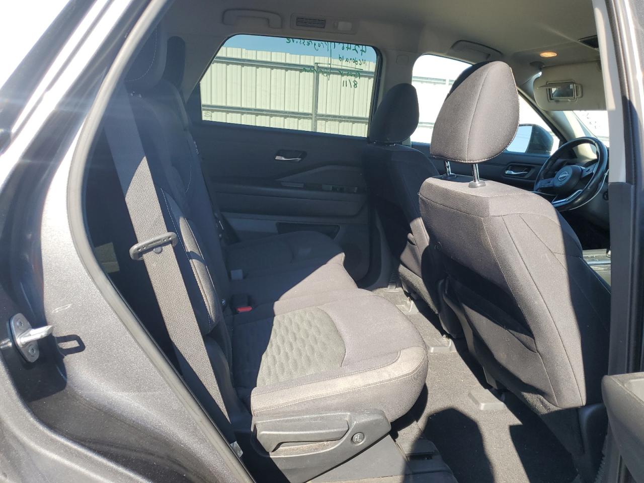 NISSAN PATHFINDER SV