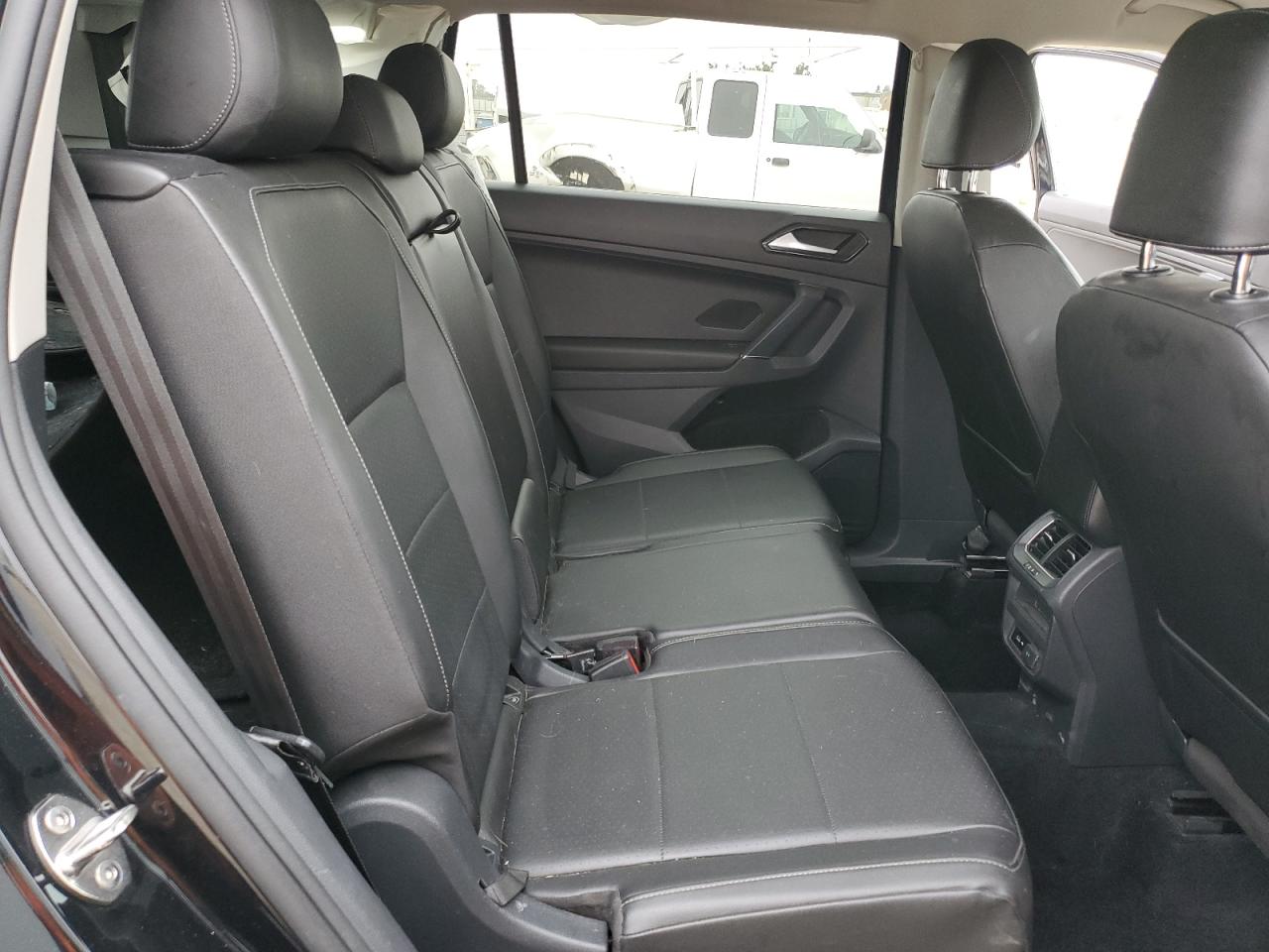 VOLKSWAGEN TIGUAN SE