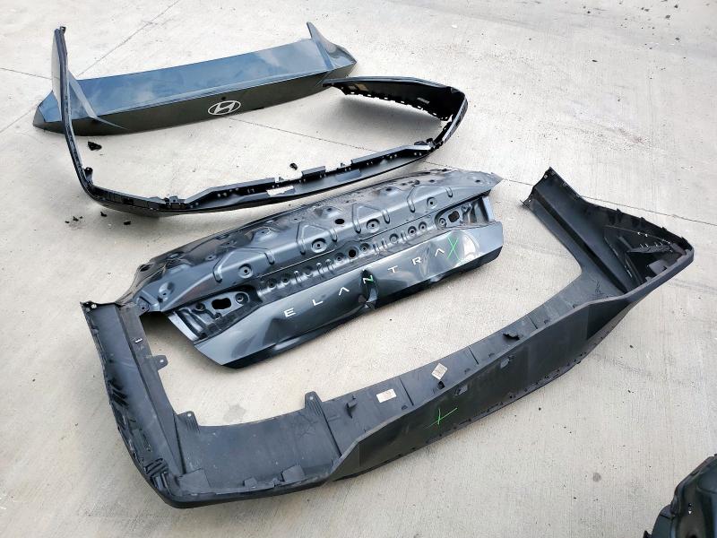 2024 HYUNDAI ELANTRA SEL KMHLM4DG4RU671964