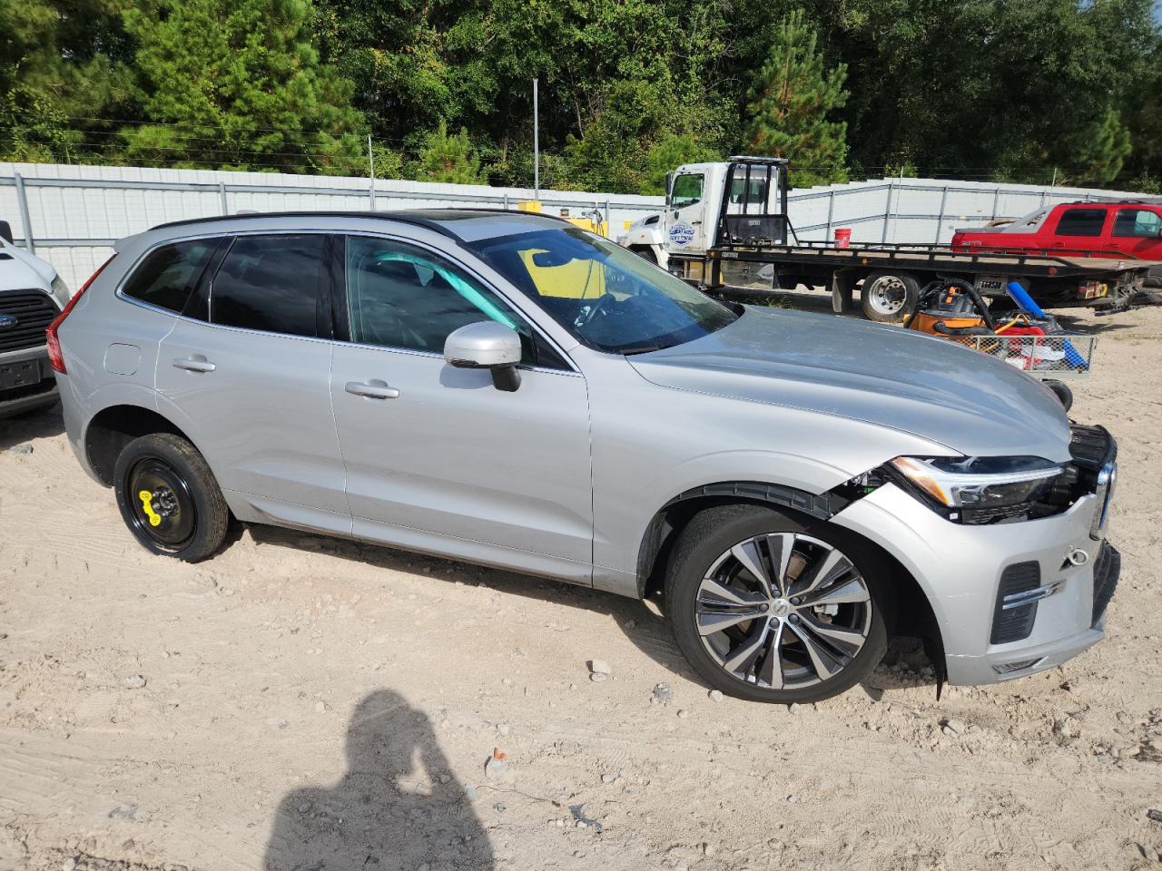 VOLVO XC60 B5 MOMENTUM