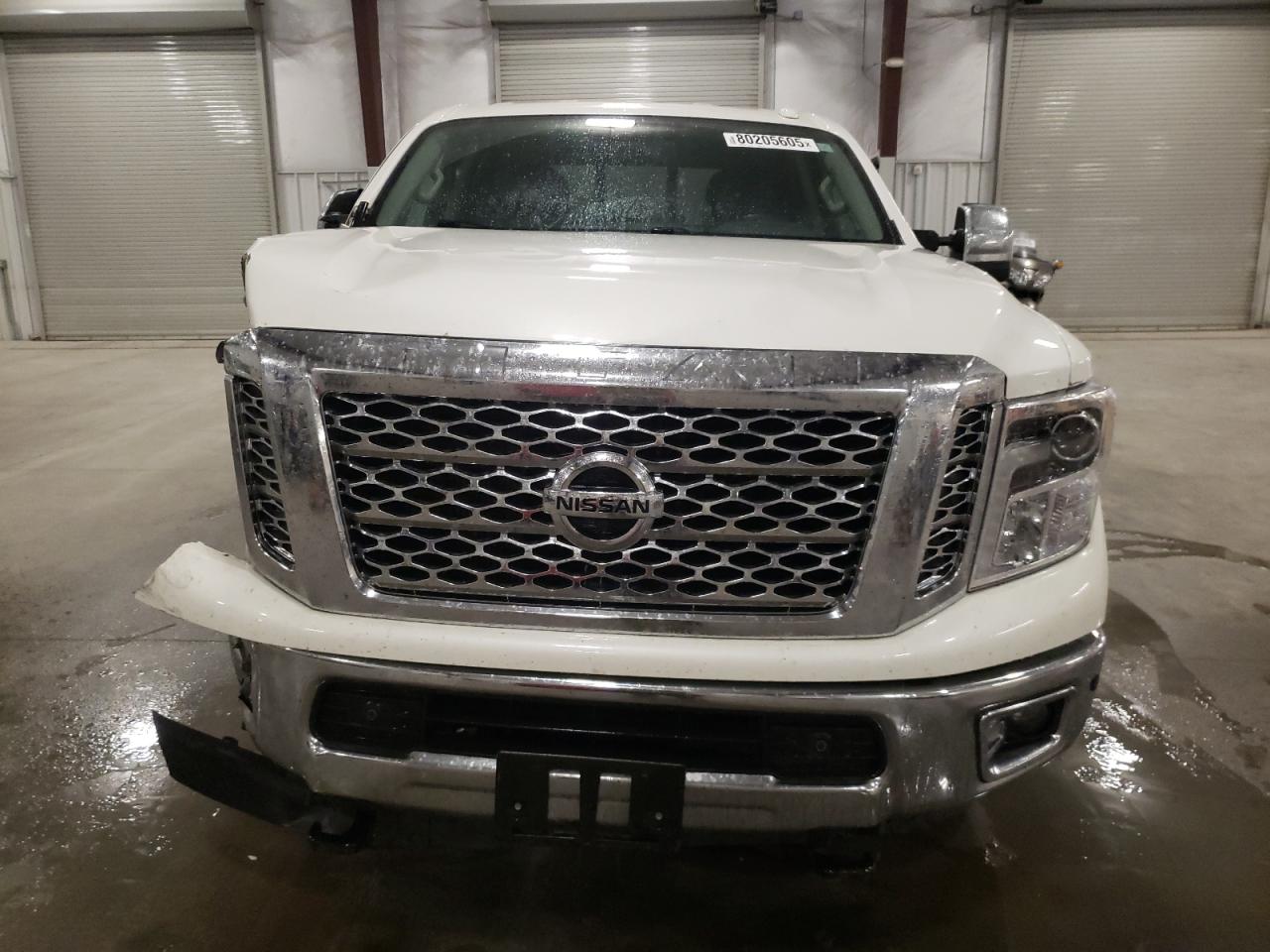 NISSAN TITAN SL