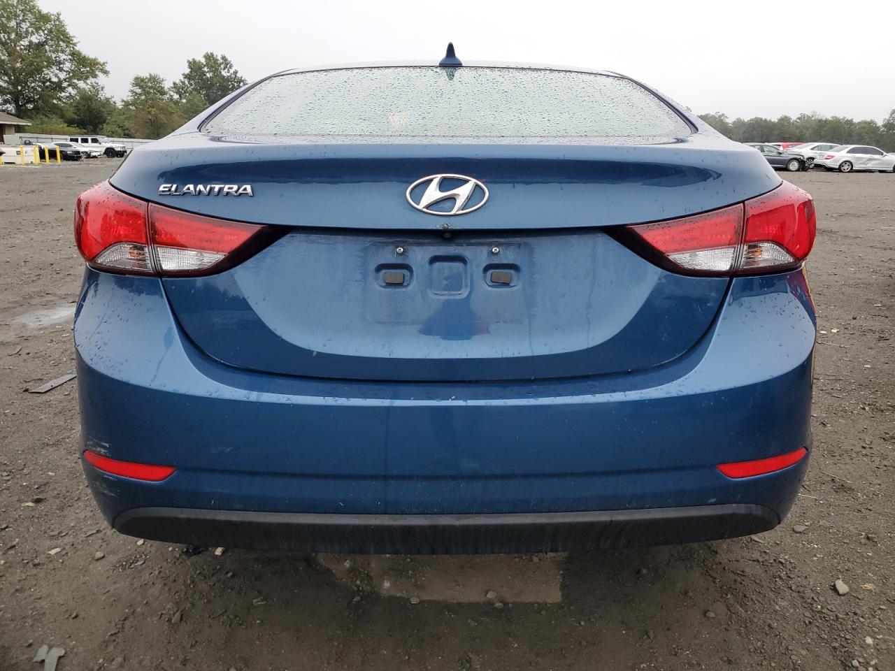 HYUNDAI ELANTRA SE