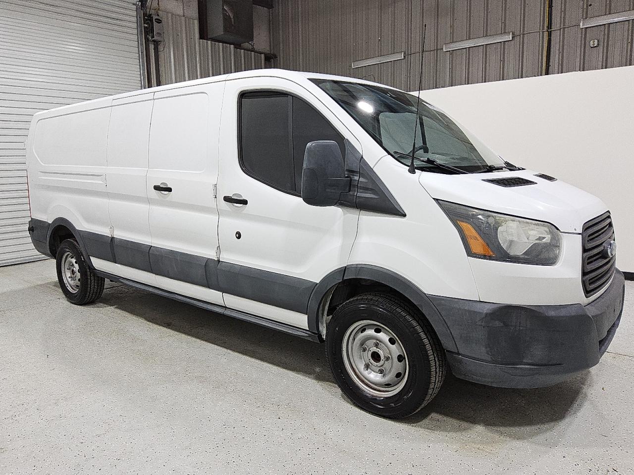 FORD TRANSIT T-250