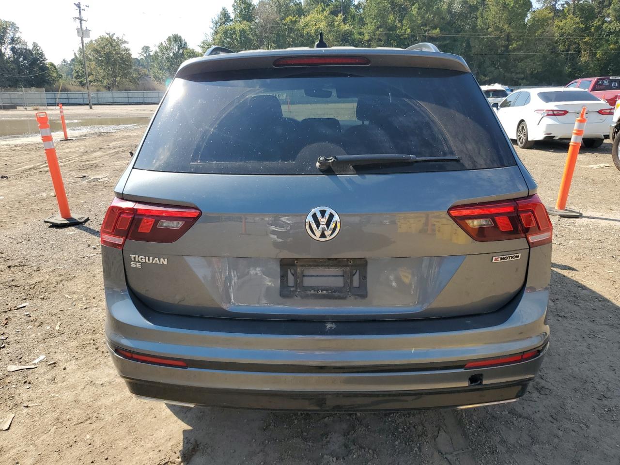 VOLKSWAGEN TIGUAN SE